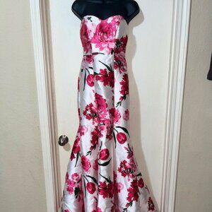 Size 1 B. Smart Tube bodycon Mermaid Style Floral Formal